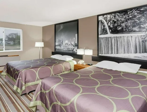 Super 8 by Wyndham Gilman hotel detail image 4