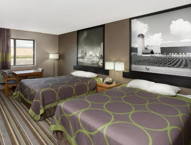 Super 8 by Wyndham Gilman hotel detail image 3