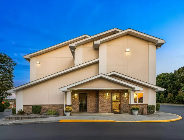 Super 8 by Wyndham Latham/Albany Airport hotel detail image 3