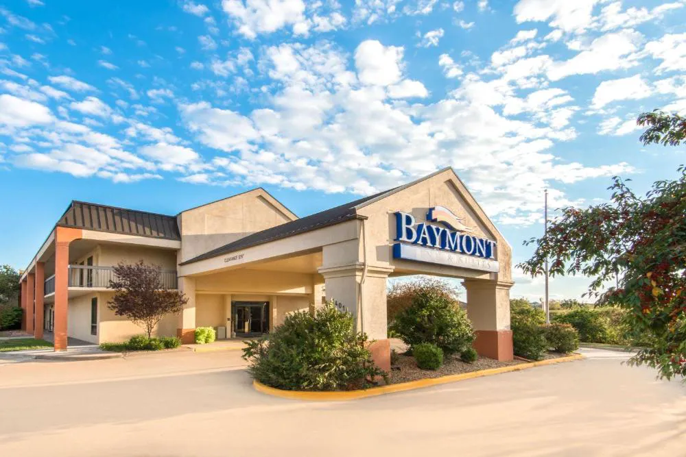 Baymont by Wyndham Topeka hotel hero