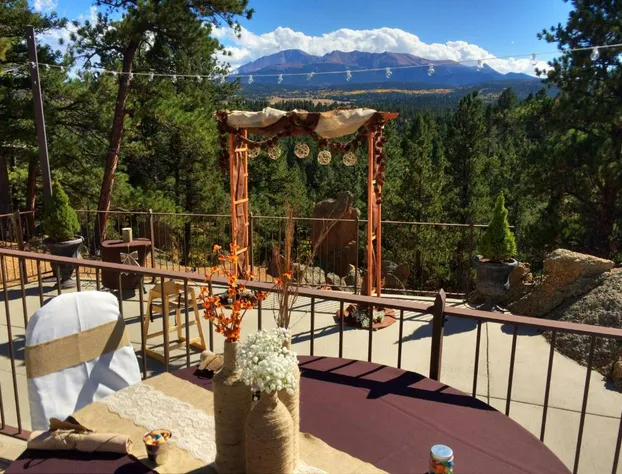 Pikes Peak Paradise Bed and Breakfast hotel detail image 1