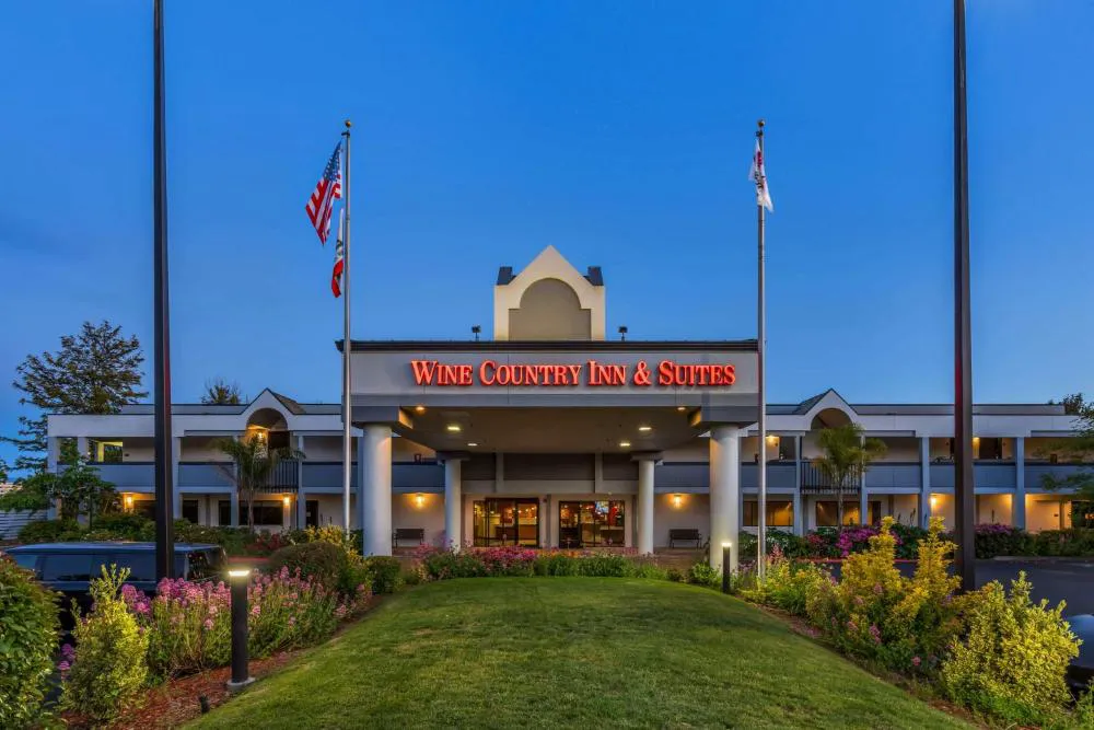 Best Western Plus Wine Country Inn & Suites hotel hero