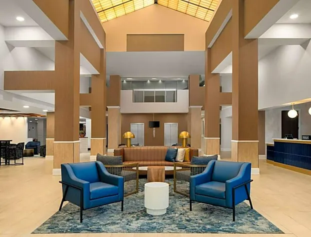 Doubletree by Hilton Hotel Norfolk Airport hotel detail image 2