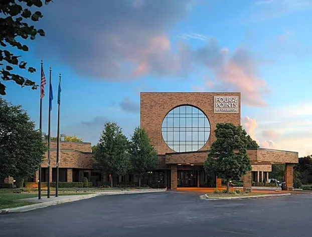 Four Points by Sheraton Milwaukee North Shore hotel detail image 1