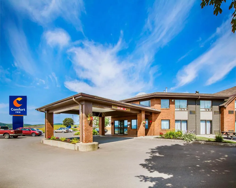 Comfort Inn Truro hotel hero