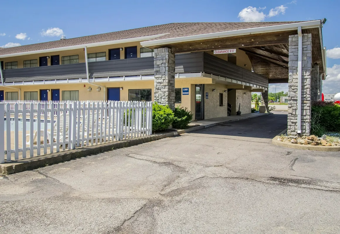 Motel 6 Ashland, OH hotel hero