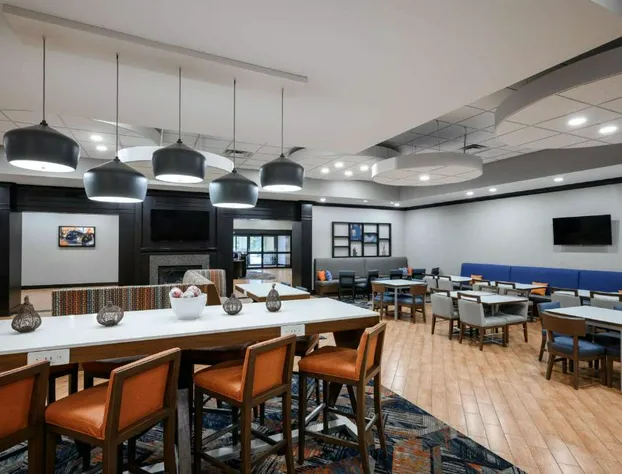 Hampton Inn Evansville/Airport hotel detail image 4