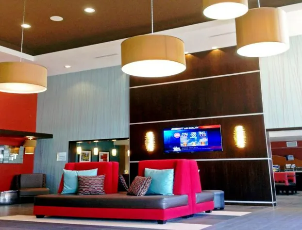 Holiday Inn Express Bakersfield by IHG hotel detail image 1