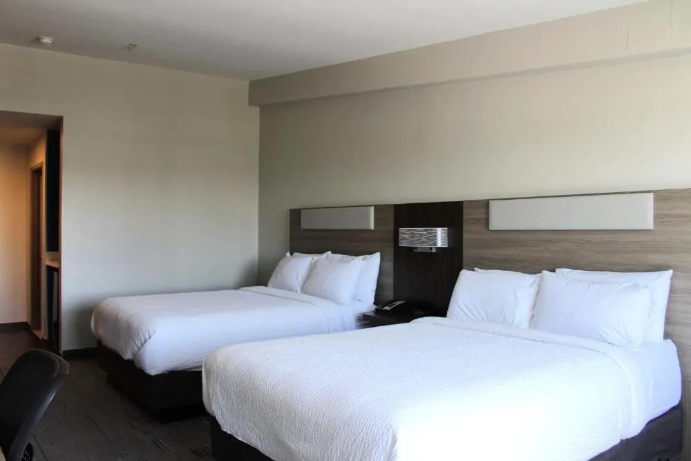Holiday Inn Express Bakersfield by IHG hotel hero