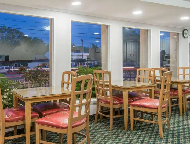 Relax Inn Cape Cod hotel detail image 2