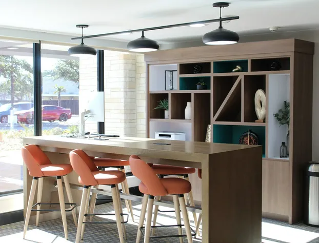 Holiday Inn Dallas Market Ctr Love Field by IHG hotel detail image 3