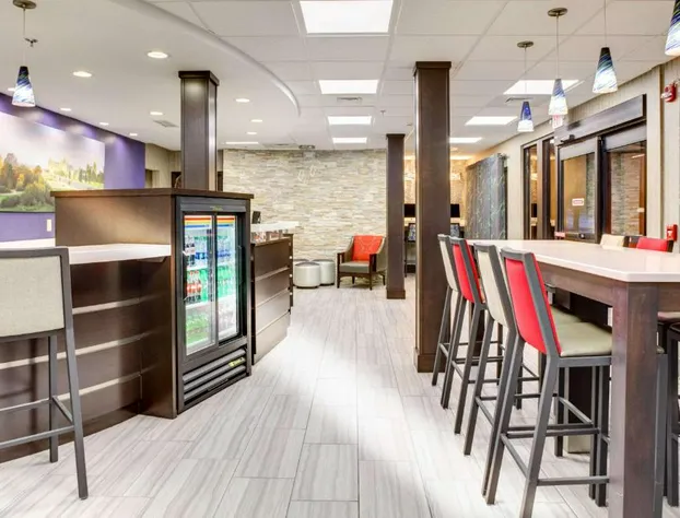 Clarion Pointe Biltmore Village hotel detail image 3