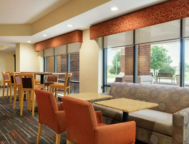 Hampton Inn West Des Moines Lake Drive hotel detail image 2