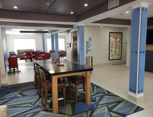 Holiday Inn Express Arlington by IHG hotel detail image 3