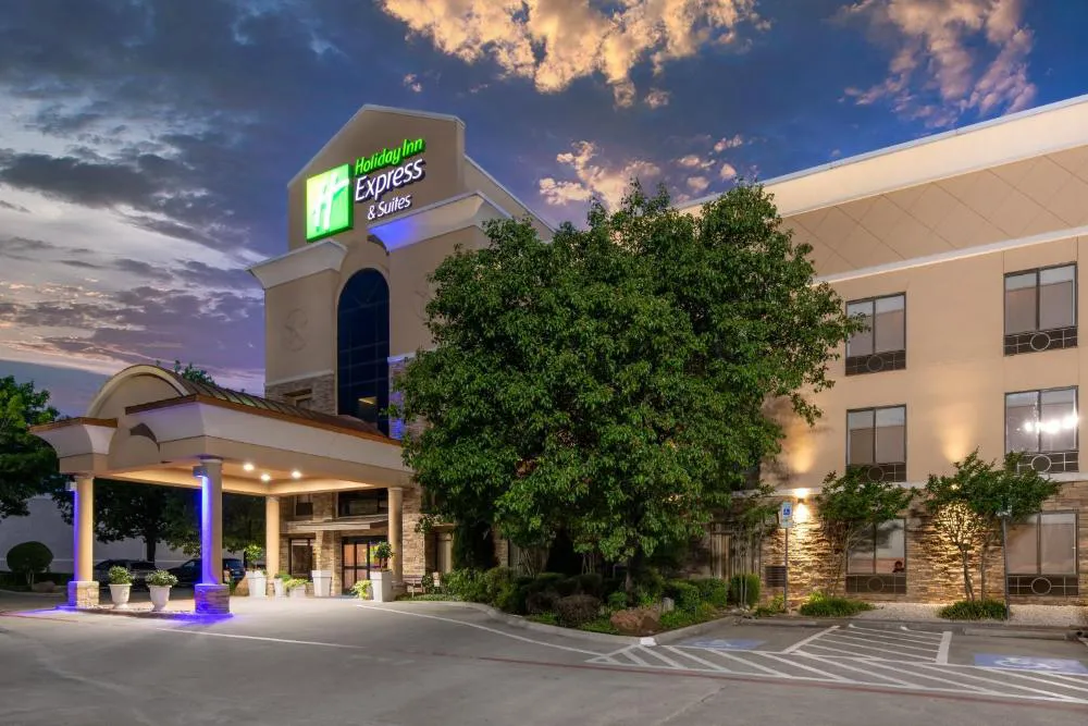 Holiday Inn Express Arlington by IHG hotel hero
