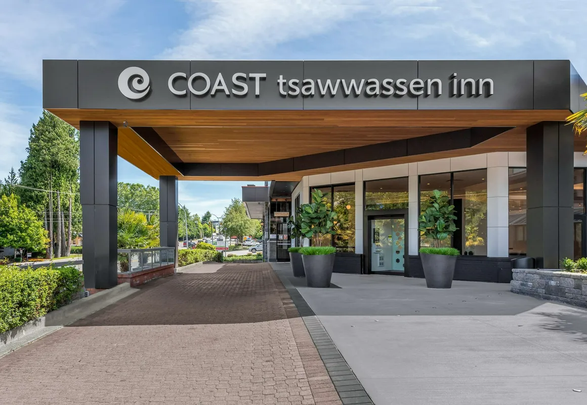 Coast Tsawwassen Inn hotel hero