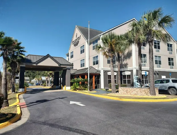 Country Inn & Suites by Radisson, Hinesville, GA hotel detail image 2