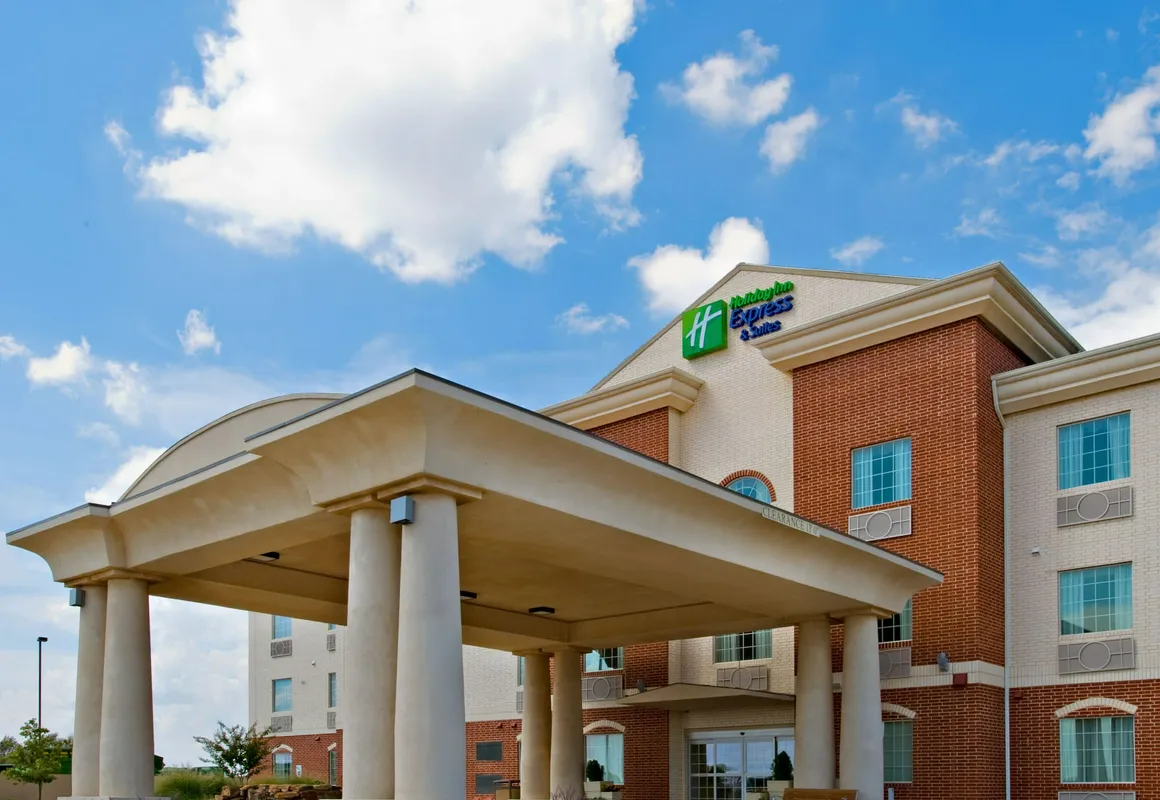 Holiday Inn Express & Suites Levelland by IHG hotel hero