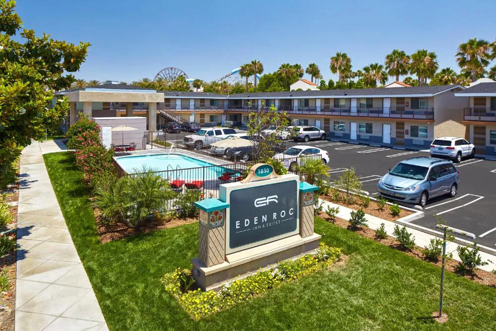 Eden Roc Inn & Suites hotel hero