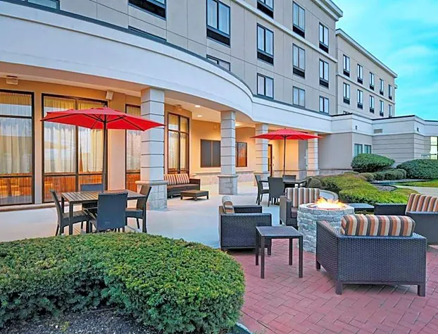 Courtyard by Marriott Republic Aprt Long Island/Farmingdale hotel detail image 1