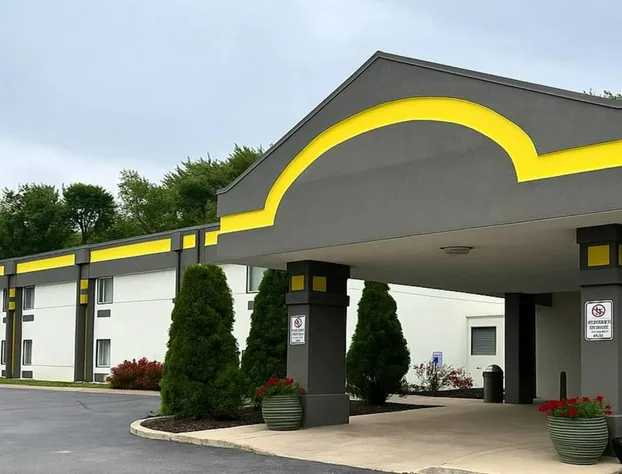 Super 8 by Wyndham Logansport hotel detail image 2