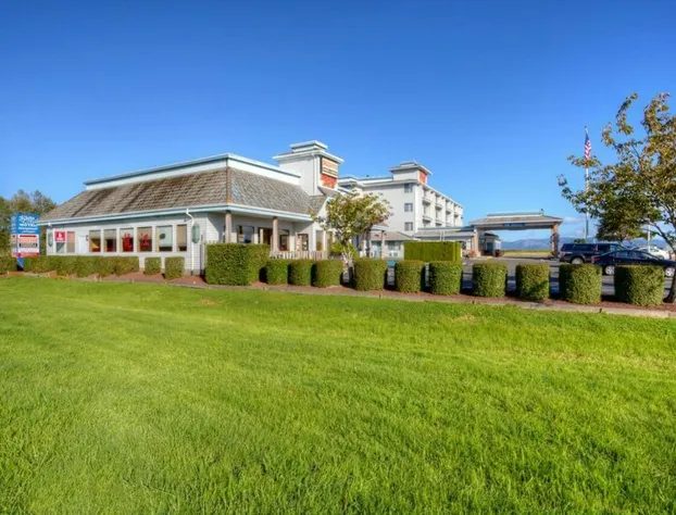 Shilo Inn Suites Hotel - Warrenton hotel detail image 2