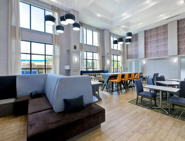 Hampton Inn & Suites Nacogdoches hotel detail image 2