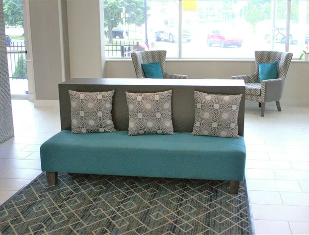 La Quinta Inn & Suites by Wyndham Indianapolis Downtown hotel detail image 2