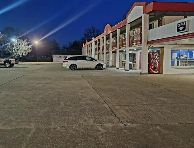 Americas Best Value Inn Vandalia hotel detail image 1