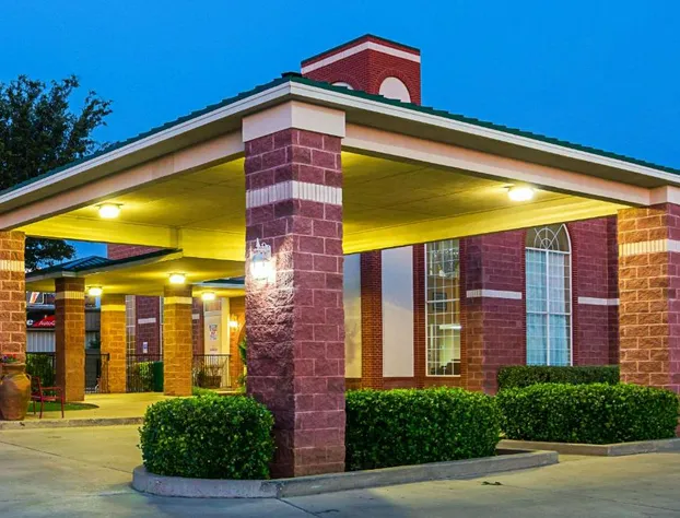 Quality Suites Lubbock Southwest hotel detail image 1