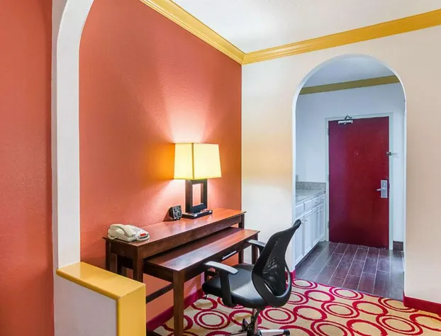 Quality Suites Lubbock Southwest hotel detail image 4