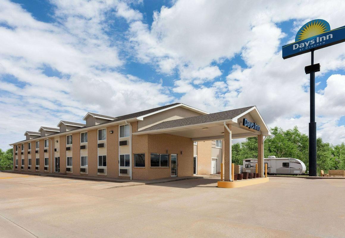 Days Inn by Wyndham Ogallala hotel hero