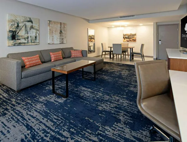 DoubleTree by Hilton Hotel Bakersfield hotel detail image 4