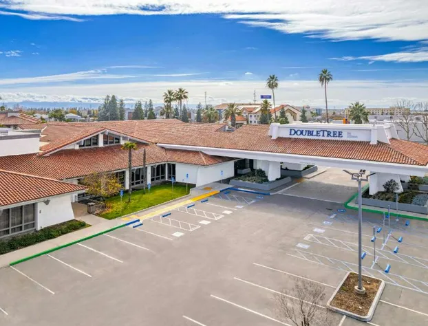 DoubleTree by Hilton Hotel Bakersfield hotel detail image 2