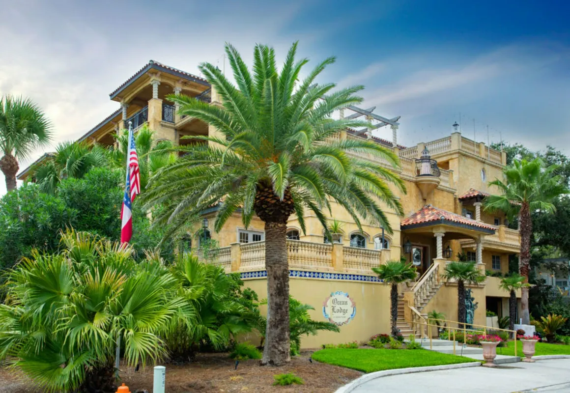 Ocean Lodge Resort hotel hero