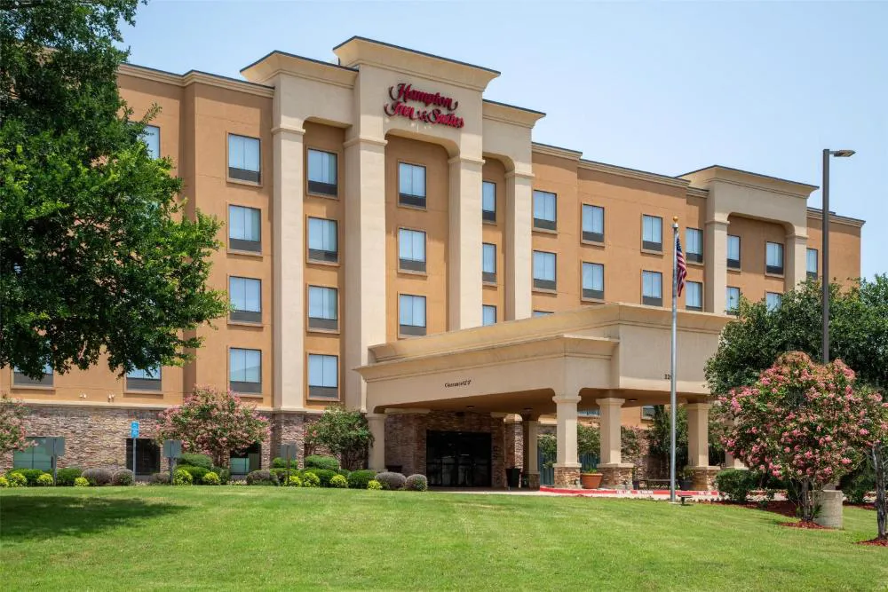 Hampton Inn & Suites Dallas Arlington N Entertainment Dist. hotel hero