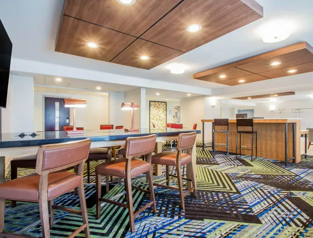 Holiday Inn Express and Suites Albany Airport- Wolf Road by IHG hotel detail image 2