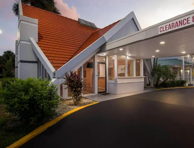 Howard Johnson by Wyndham Vero Beach / Downtown hotel detail image 3