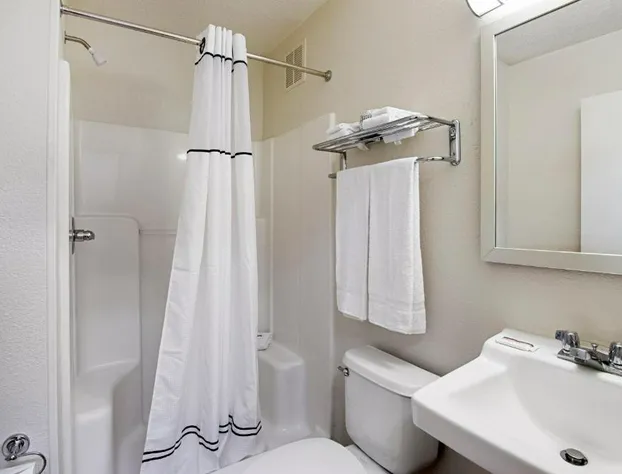 Suburban Studios Winston Salem-University Parkway hotel detail image 3