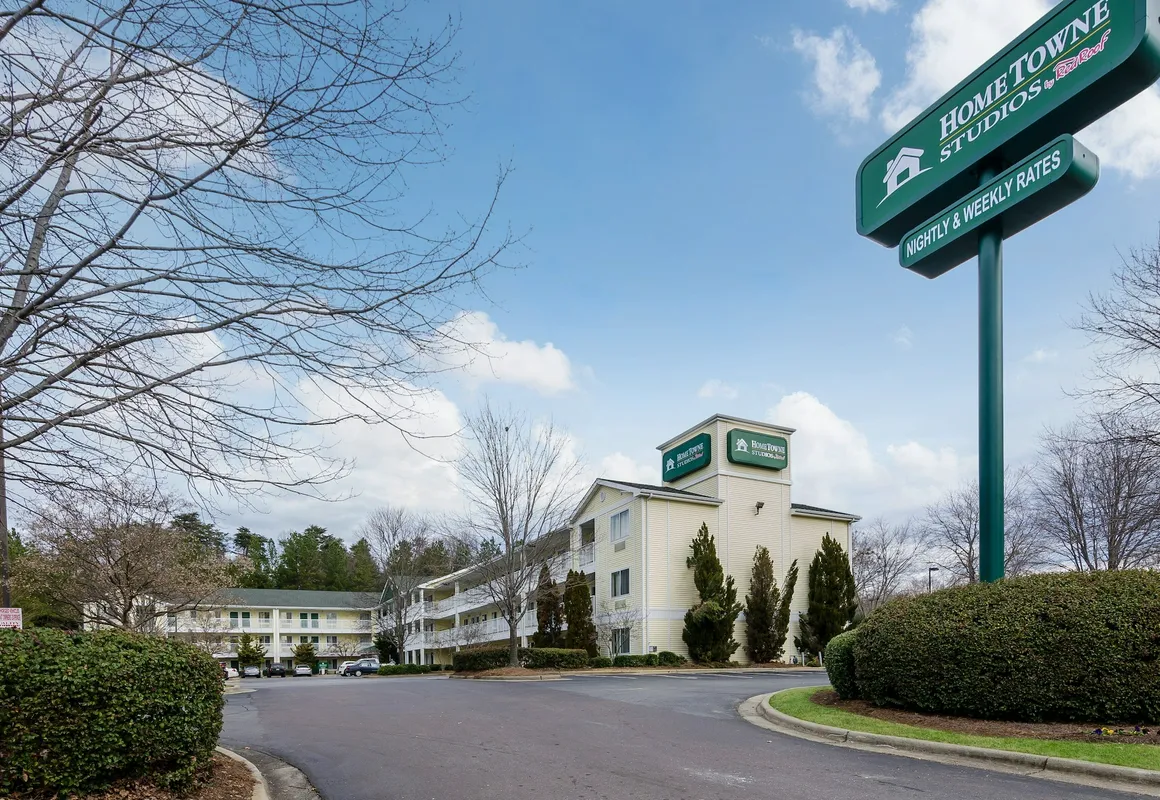 HomeTowne Studios by Red Roof Winston-Salem - University Pkwy hotel hero