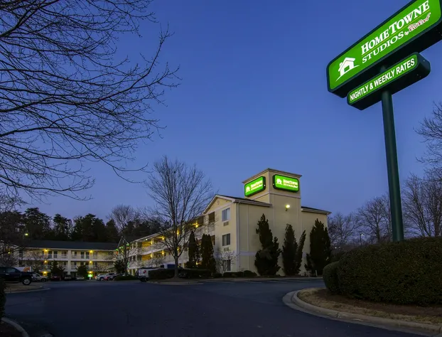 HomeTowne Studios by Red Roof Winston-Salem - University Pkwy hotel detail image 4