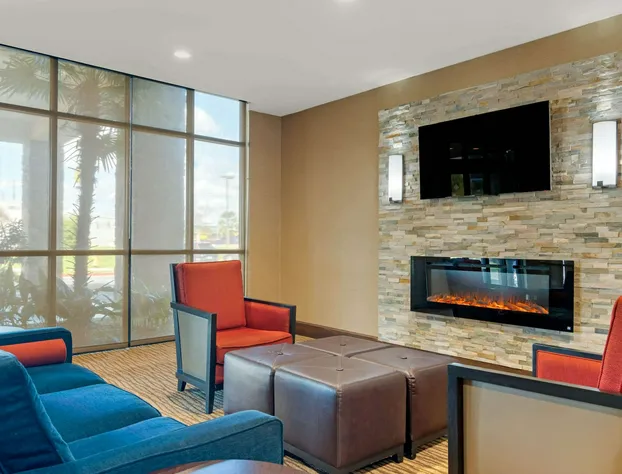 Comfort Suites Byron Warner Robins hotel detail image 3