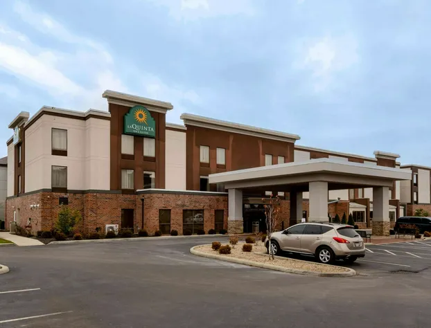 La Quinta Inn & Suites by Wyndham Columbus - Grove City hotel detail image 2