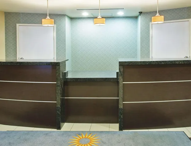 La Quinta Inn & Suites by Wyndham Columbus - Grove City hotel detail image 4