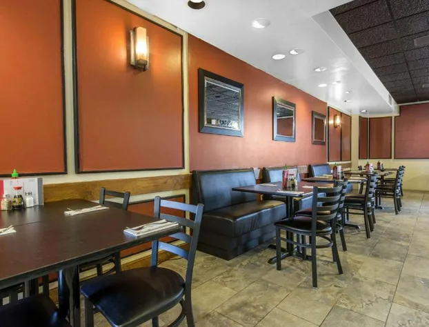 Econo Lodge hotel detail image 4