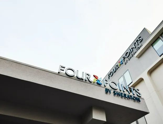 Four Points by Sheraton Chicago Westchester/Oak Brook hotel detail image 2