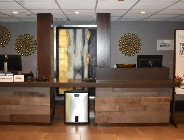 Four Points by Sheraton Chicago Westchester/Oak Brook hotel detail image 4