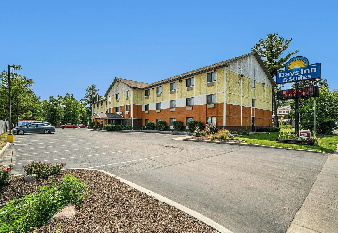 Days Inn & Suites by Wyndham Traverse City hotel hero