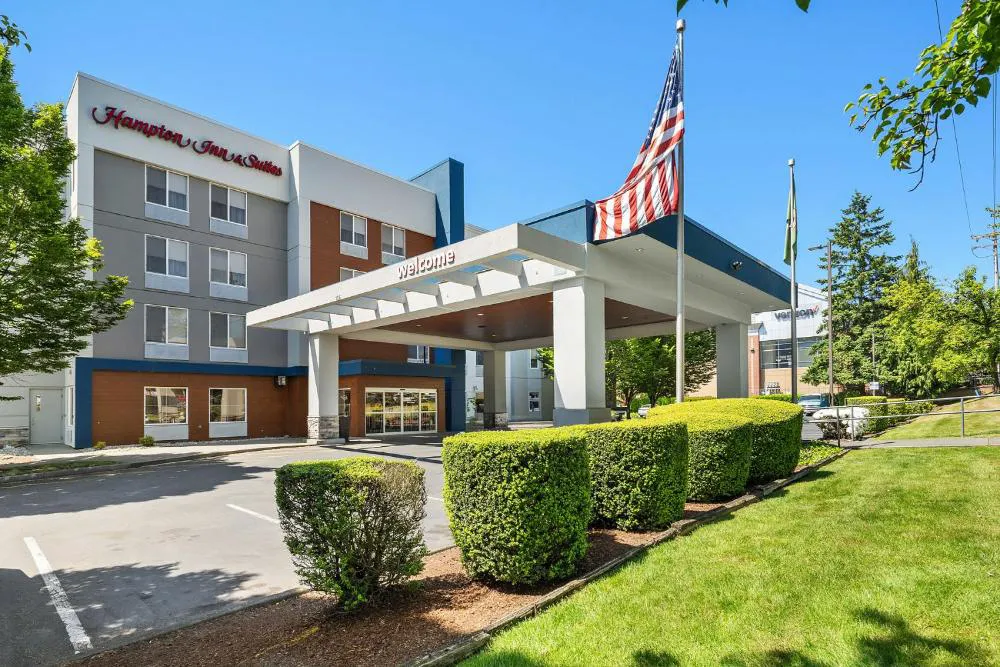 Hampton Inn & Suites Seattle-North/Lynnwood hotel hero