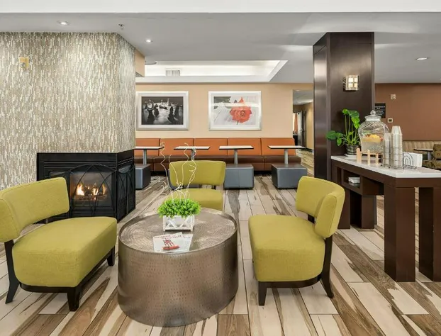 Hampton Inn & Suites Seattle-North/Lynnwood hotel detail image 4